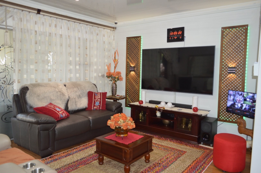 6 Bedroom Property for Sale in Doringkruin North West